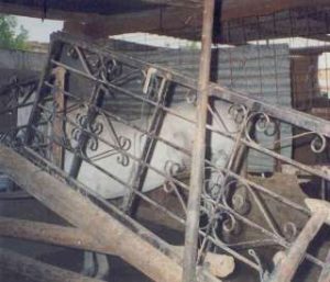A galgo hanging in Murcia - Horse tied tight to the wall in the stable